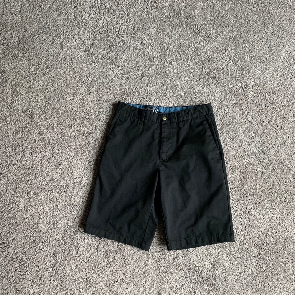 Men’s Volcom shorts